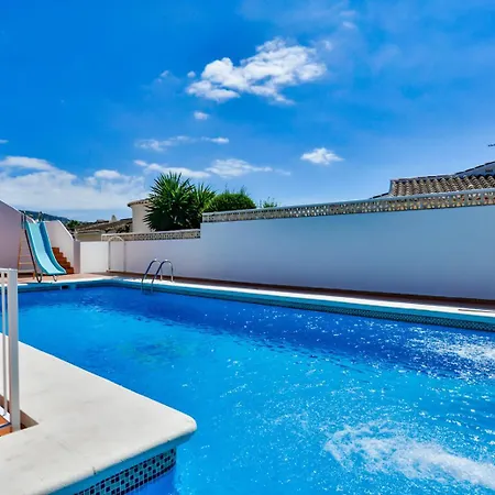 Villa Guzman - Lola