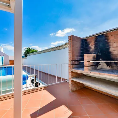 Villa Guzman - Lola